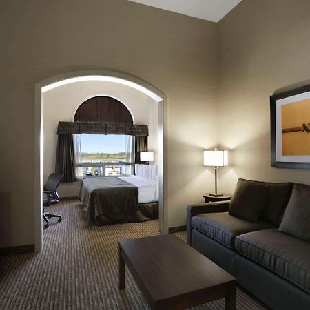 Ramada By Wyndham Conklin Hotel Exterior photo