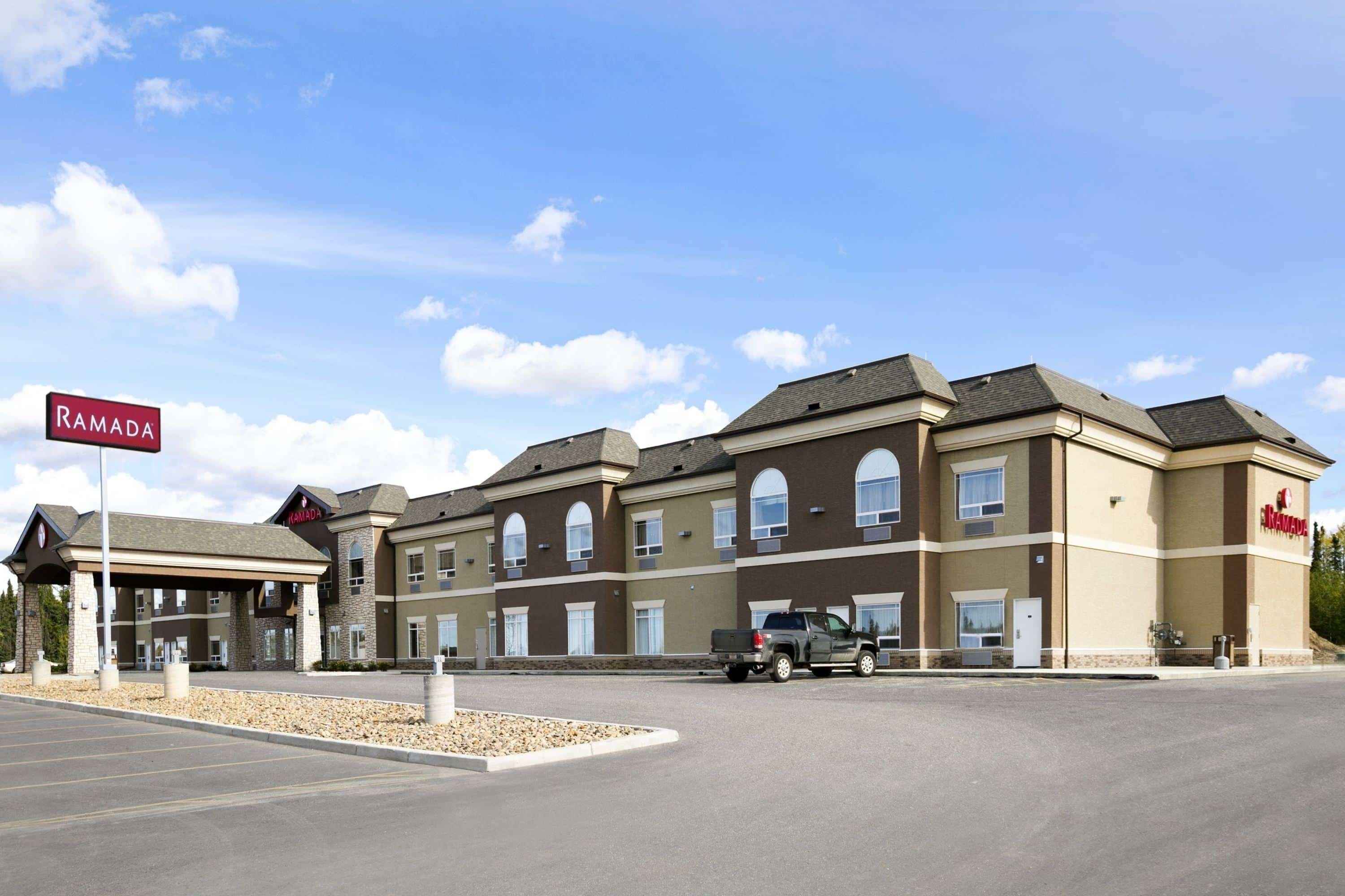 Ramada By Wyndham Conklin Hotel Exterior photo