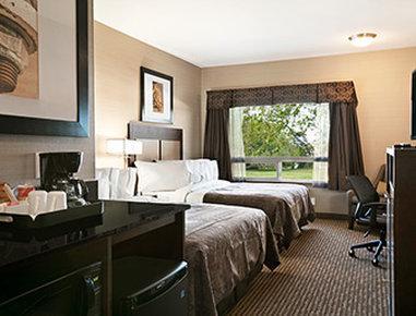Ramada By Wyndham Conklin Hotel Exterior photo